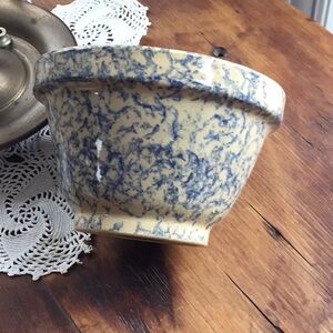 Roseville  Mixing Bowl - in good condition